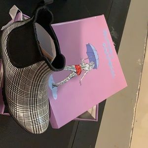 Black and white plaid rain boot